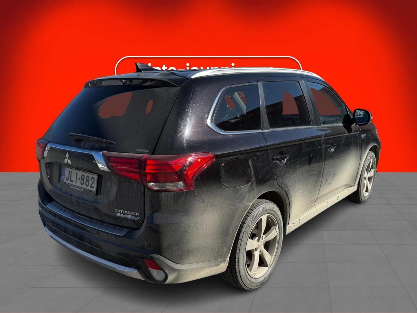 MITSUBISHI Outlander PHEV 2015