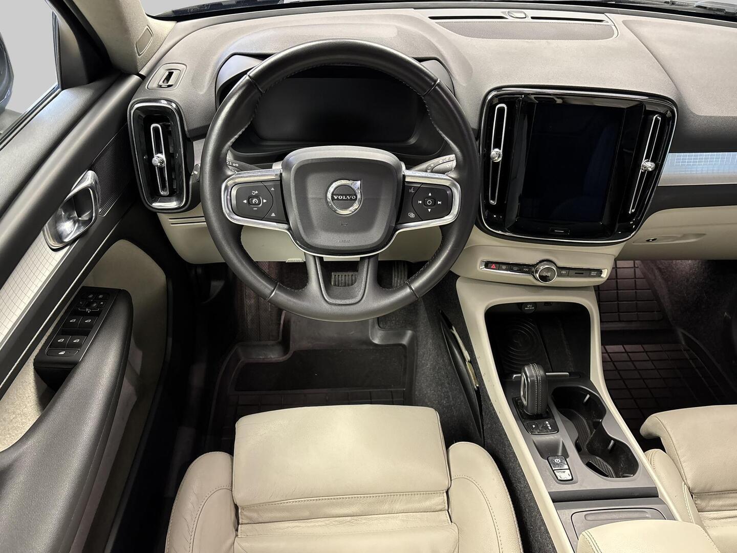 VOLVO XC40 2018