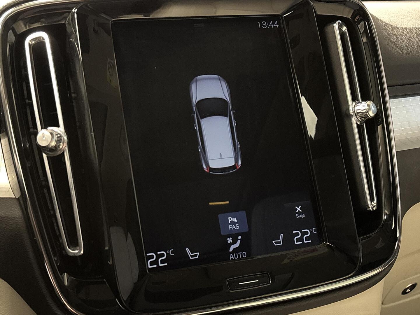 VOLVO XC40 2018