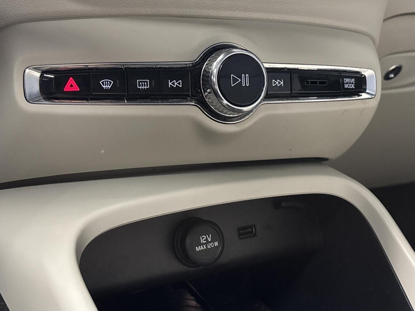 VOLVO XC40 2018
