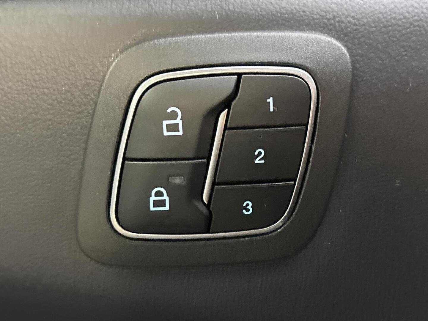 FORD MUSTANG MACH-E 2021