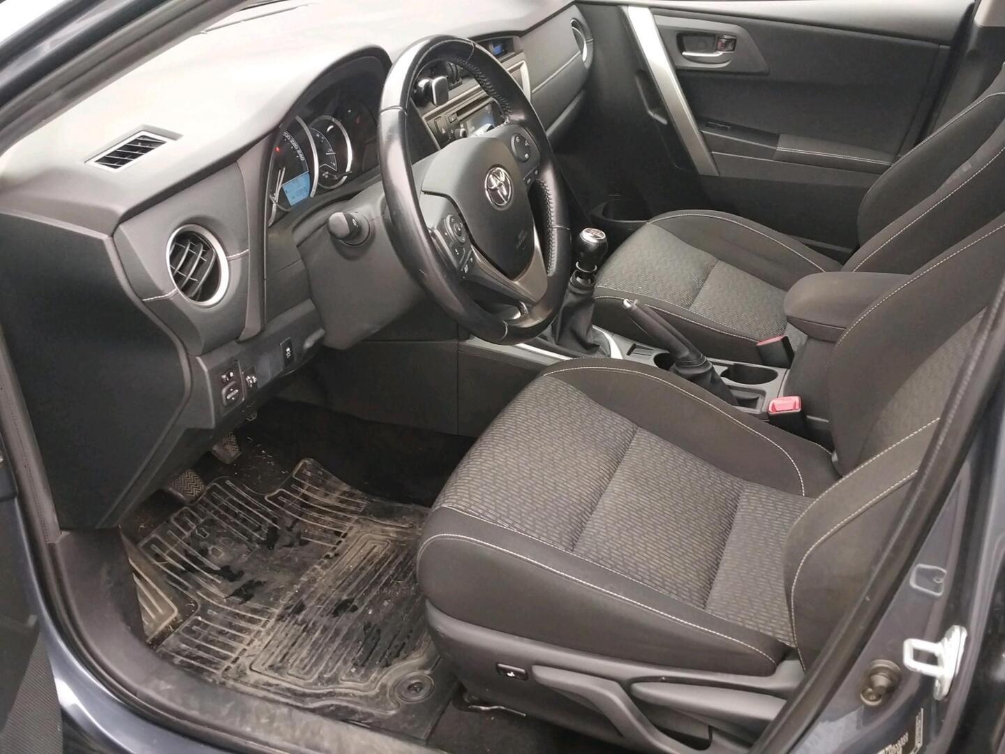 TOYOTA AURIS 2014