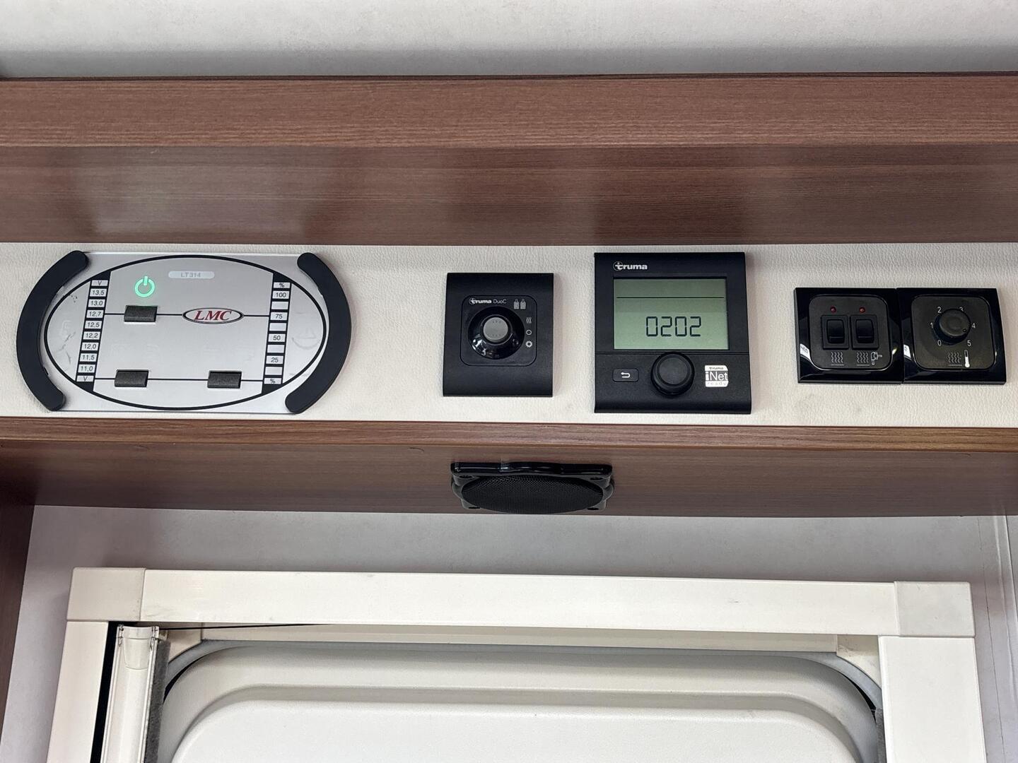 LMC BREEZER V636 2016