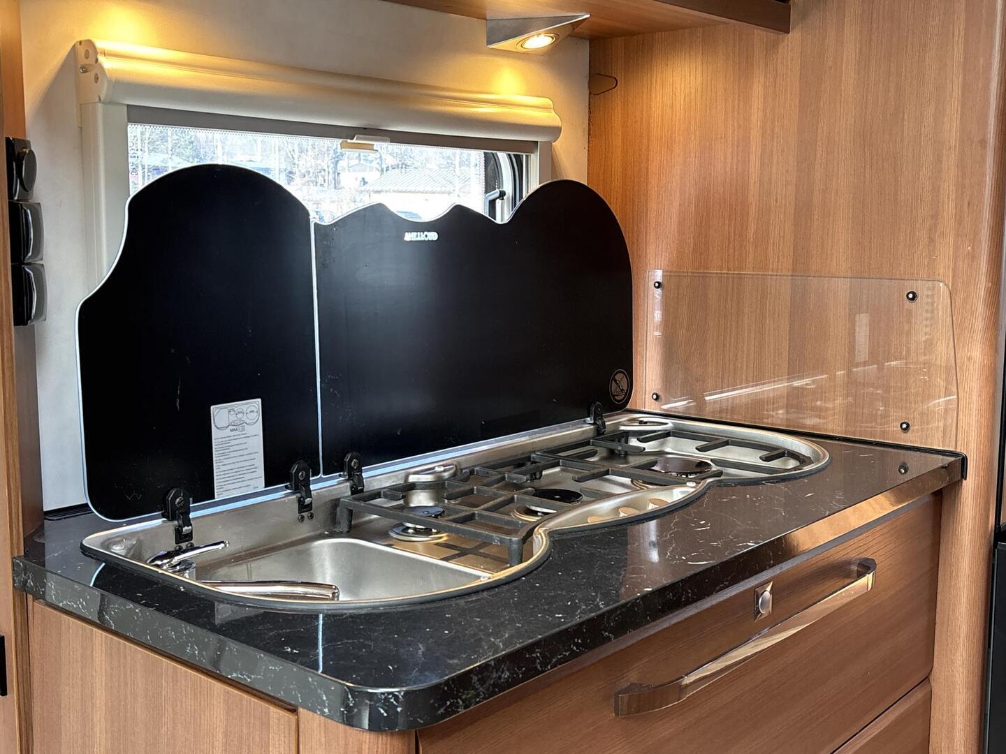 LMC BREEZER V636 2016