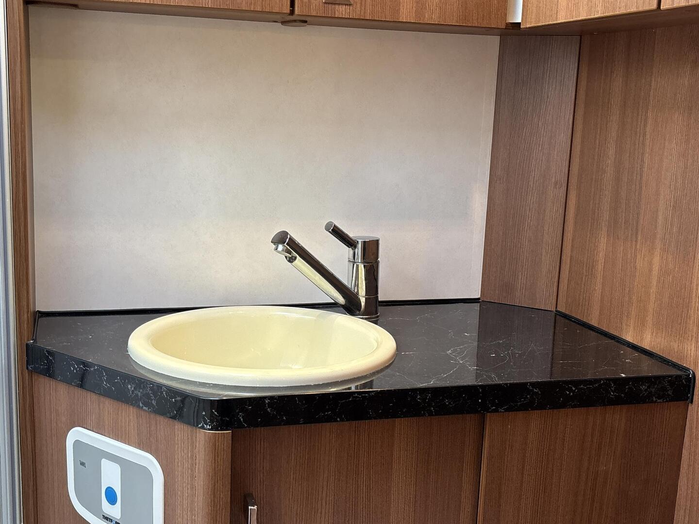 LMC BREEZER V636 2016