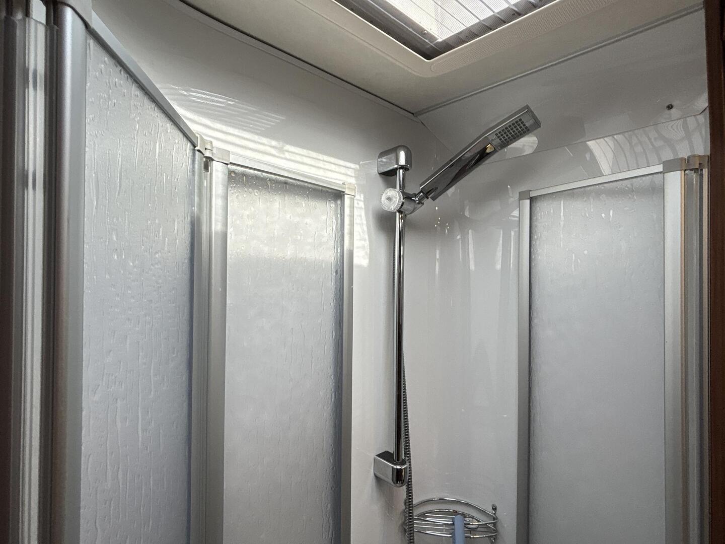 LMC BREEZER V636 2016