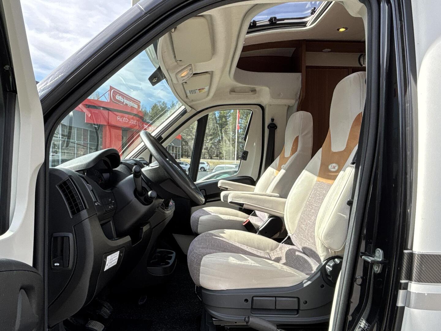 LMC BREEZER V636 2016