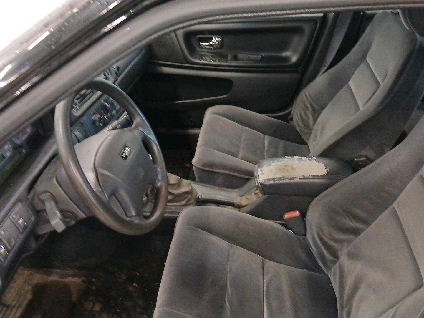 VOLVO V70 1999