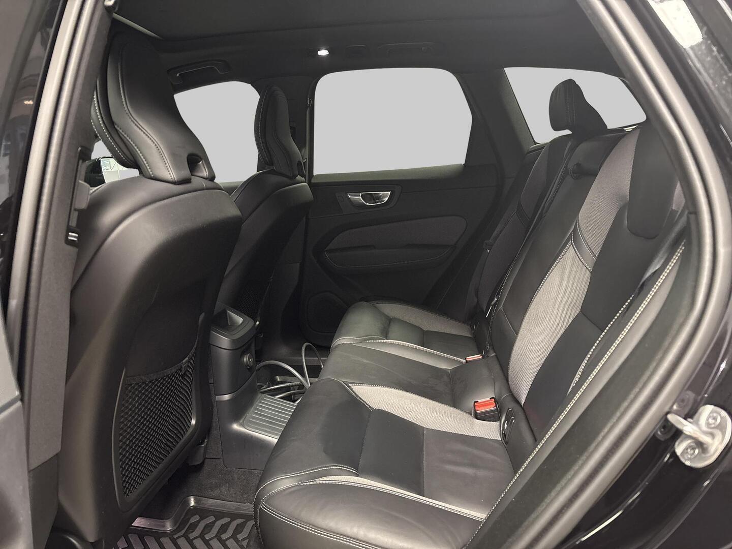 VOLVO XC60 2024
