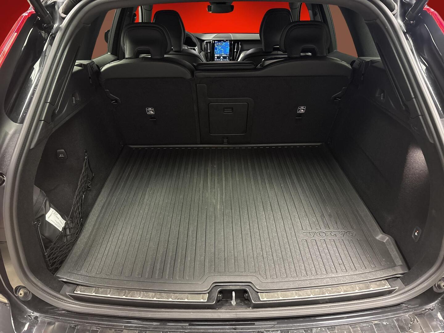 VOLVO XC60 2024