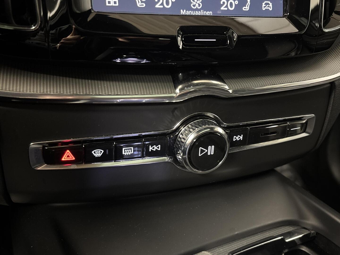VOLVO XC60 2024
