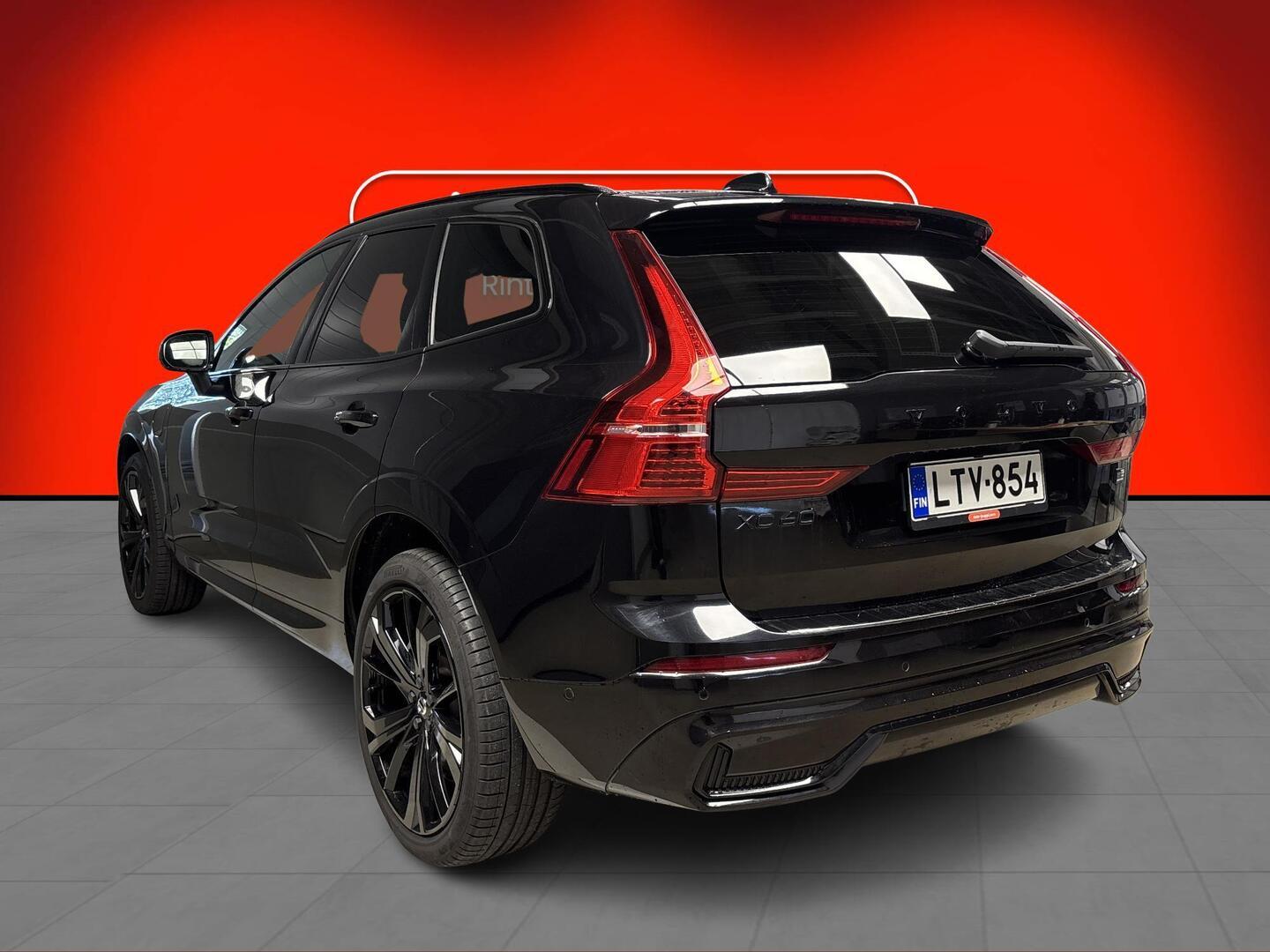 VOLVO XC60 2024