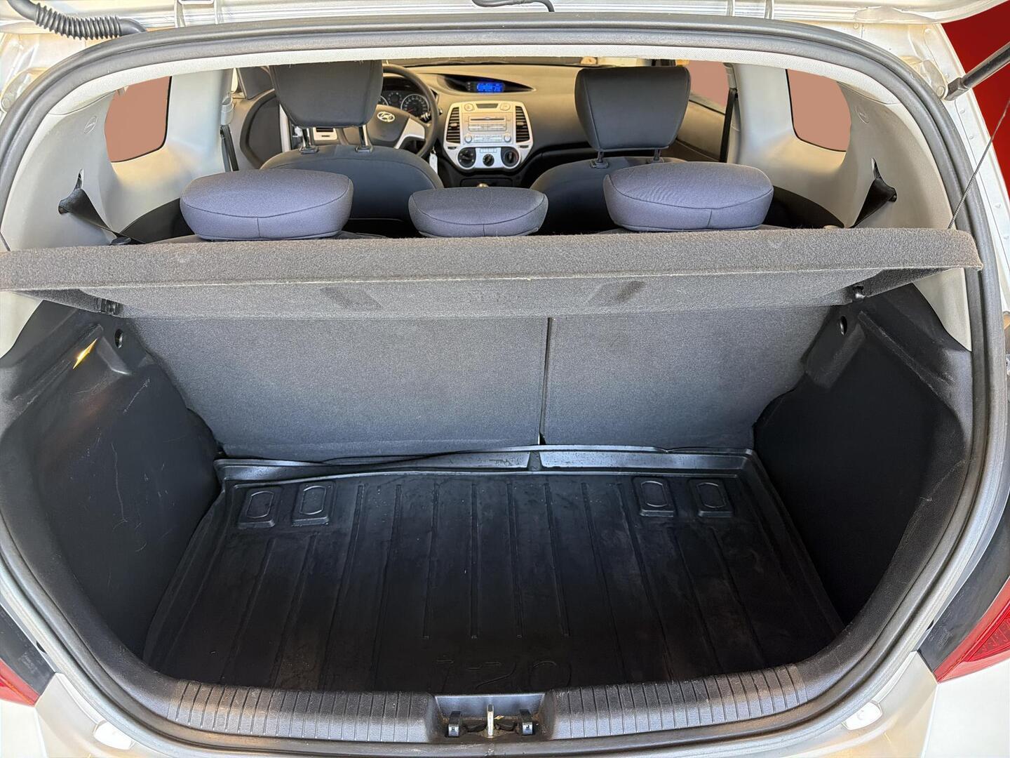 HYUNDAI i20 2011