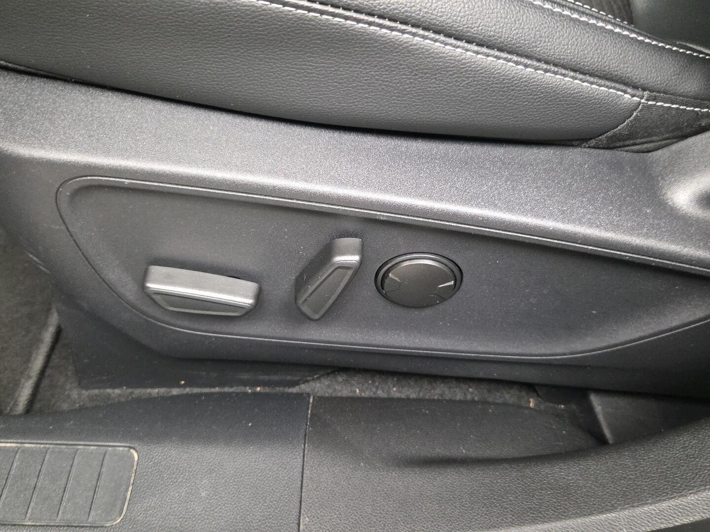 FORD Kuga 2023