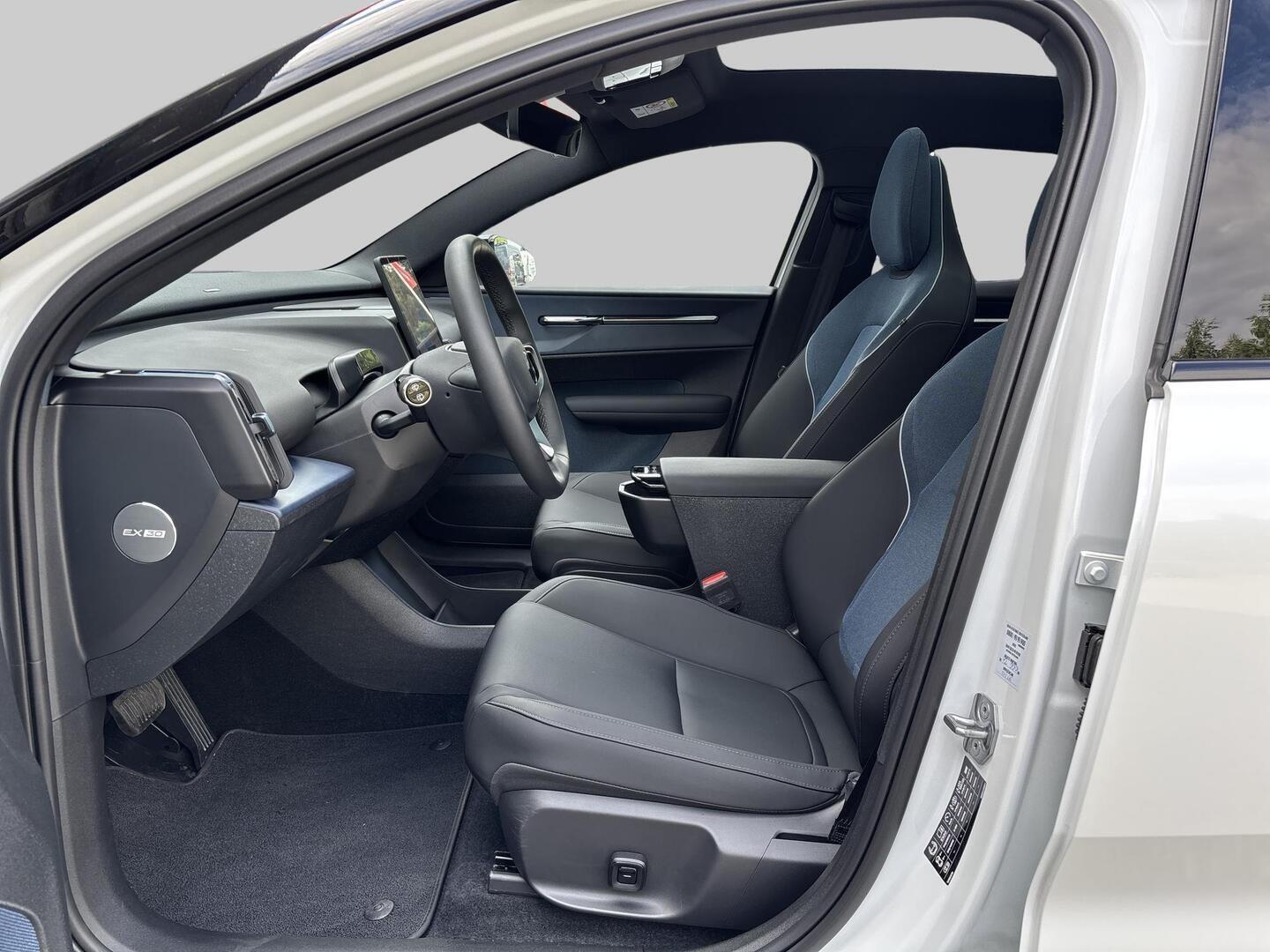 VOLVO EX30 2024