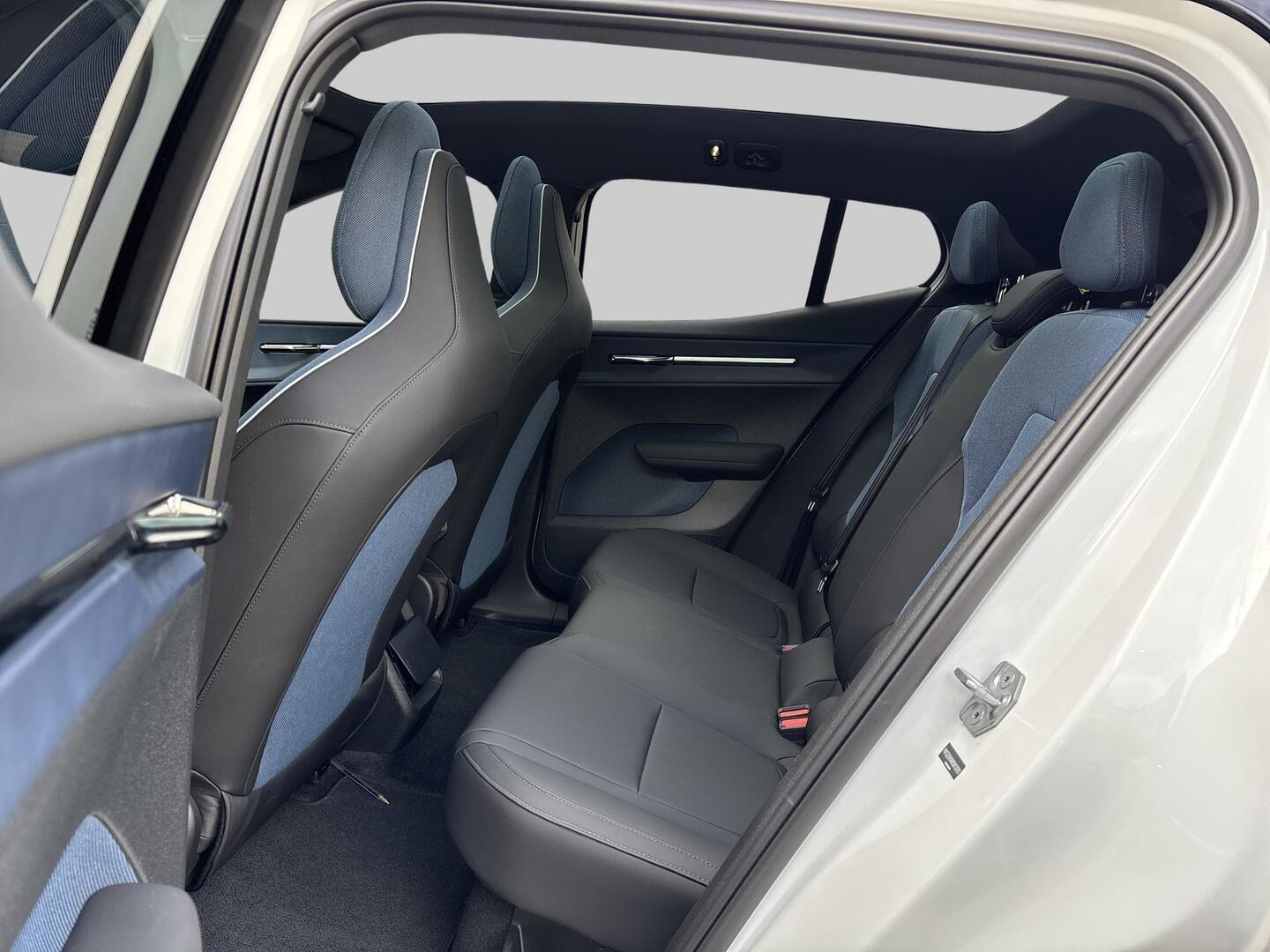 VOLVO EX30 2024