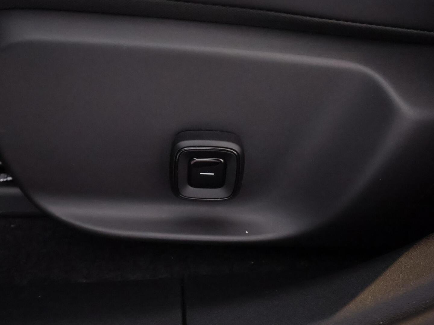 VOLVO EX30 2024