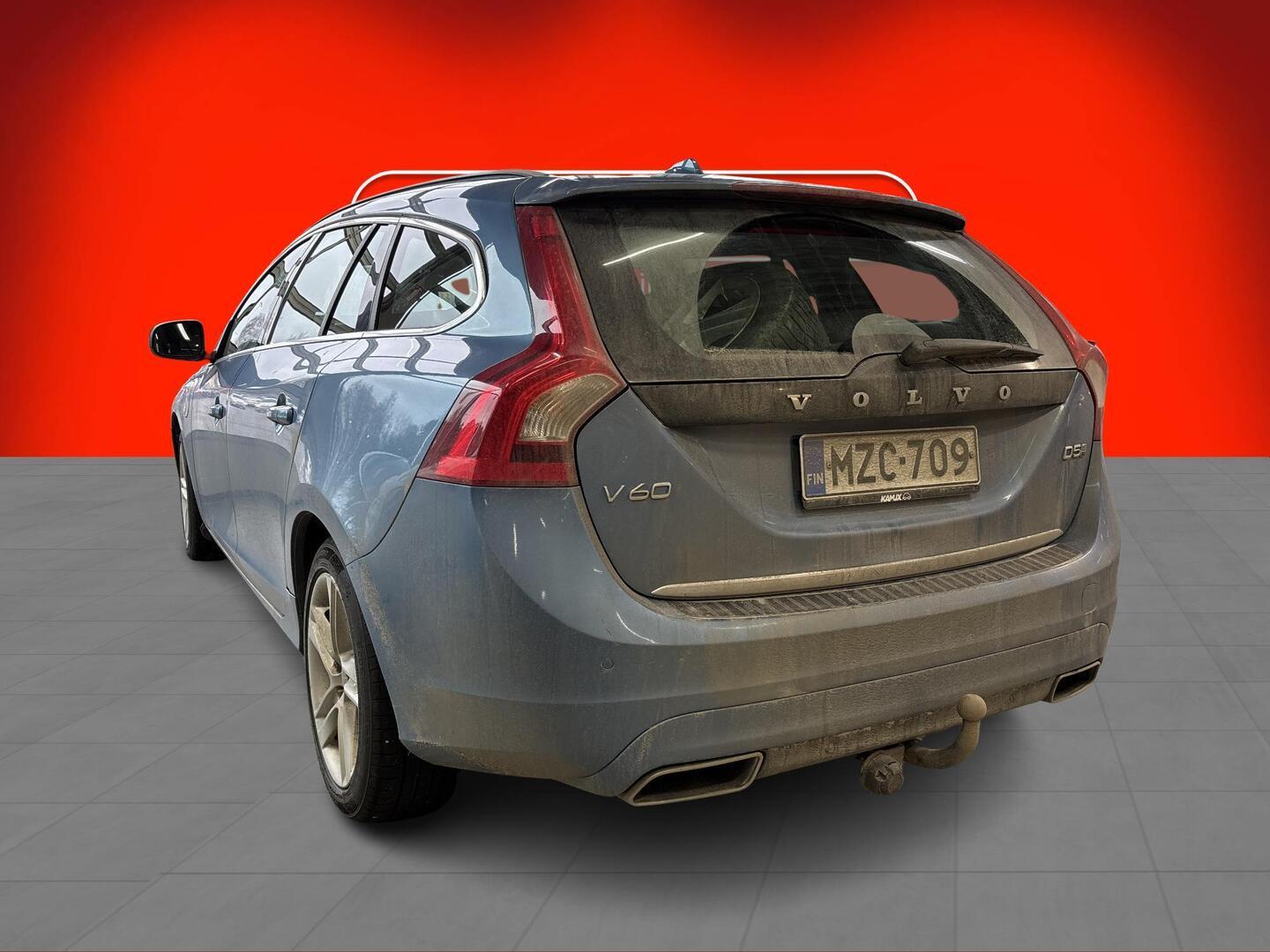 VOLVO V60 2016