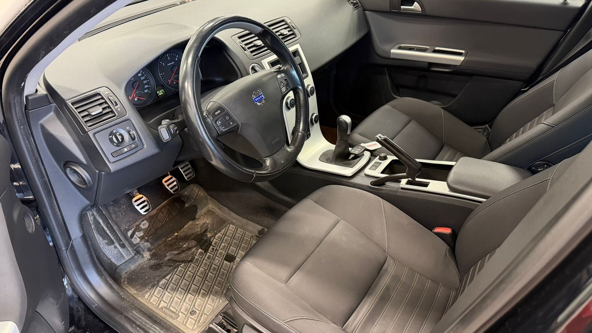 VOLVO V50 2012
