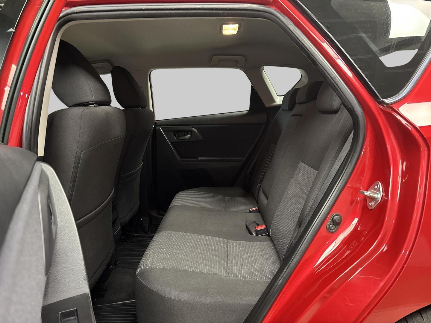 TOYOTA Auris 2013