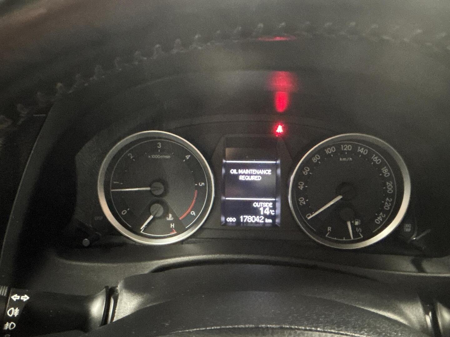 TOYOTA Auris 2013