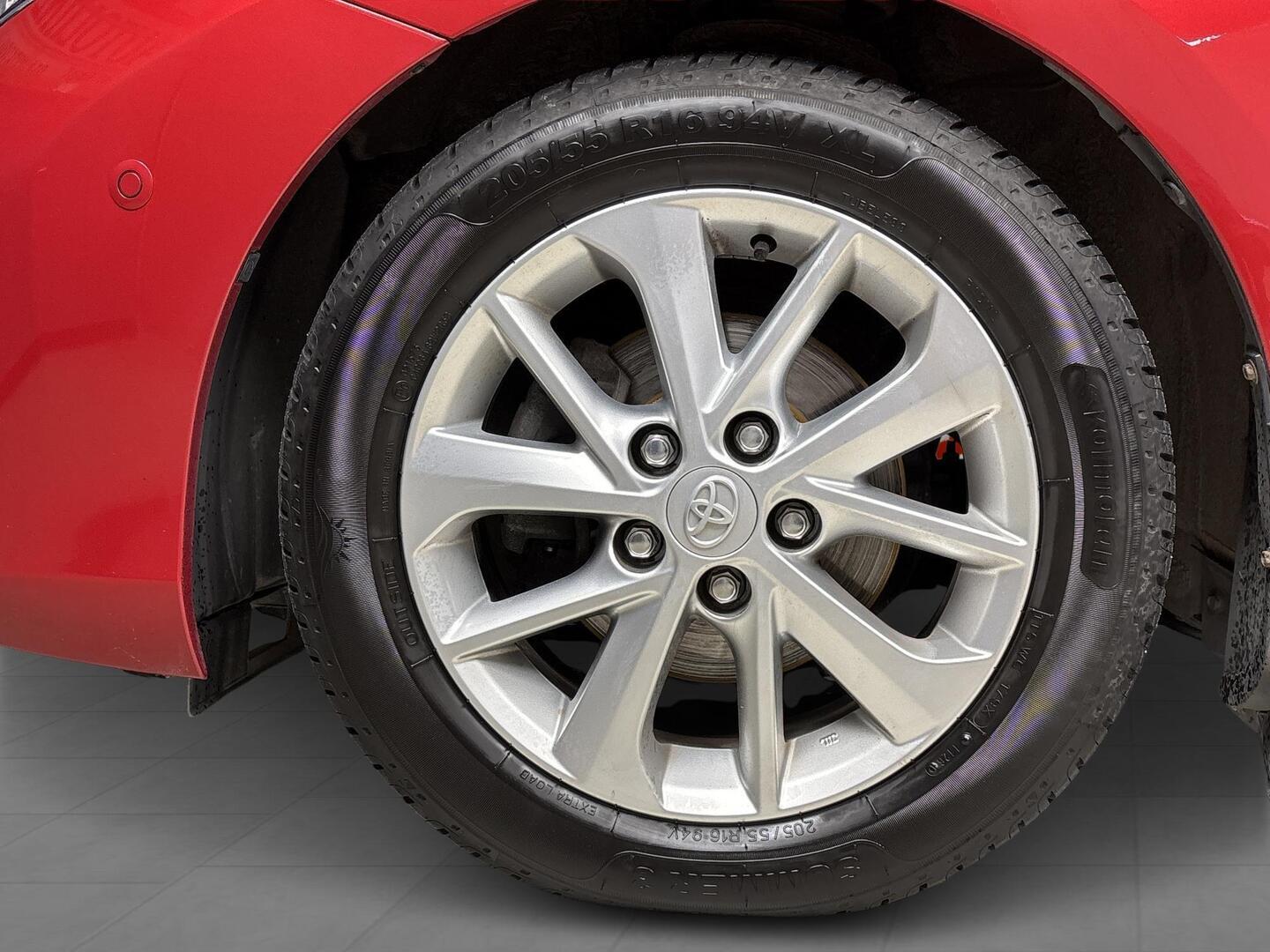 TOYOTA Auris 2013