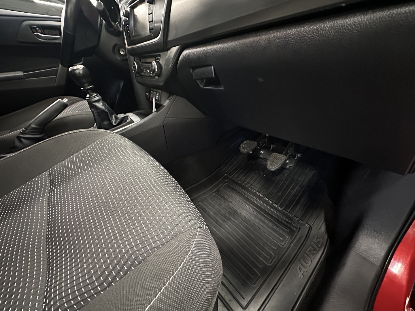 TOYOTA Auris 2013