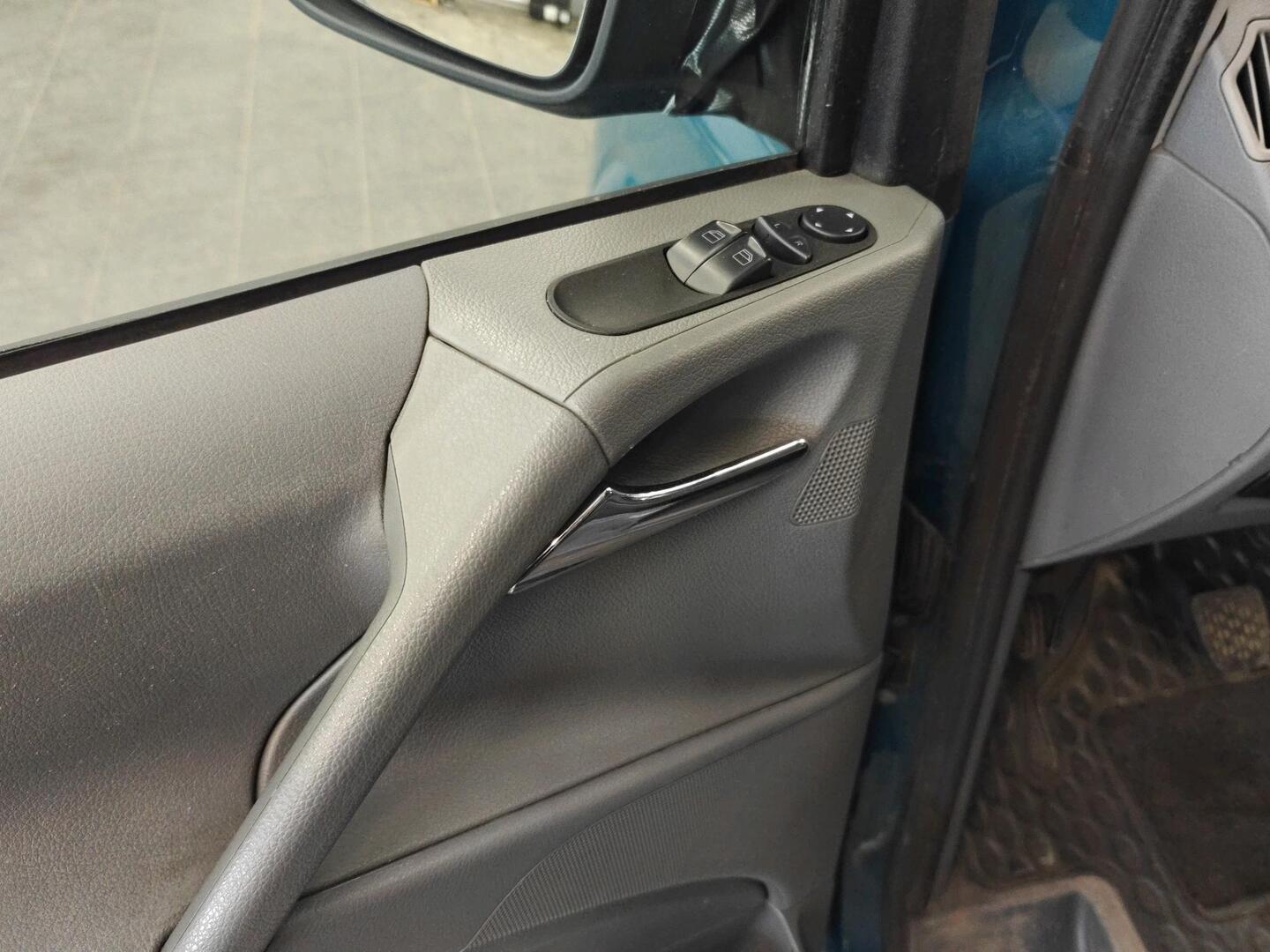 MERCEDES-BENZ Vito 2009