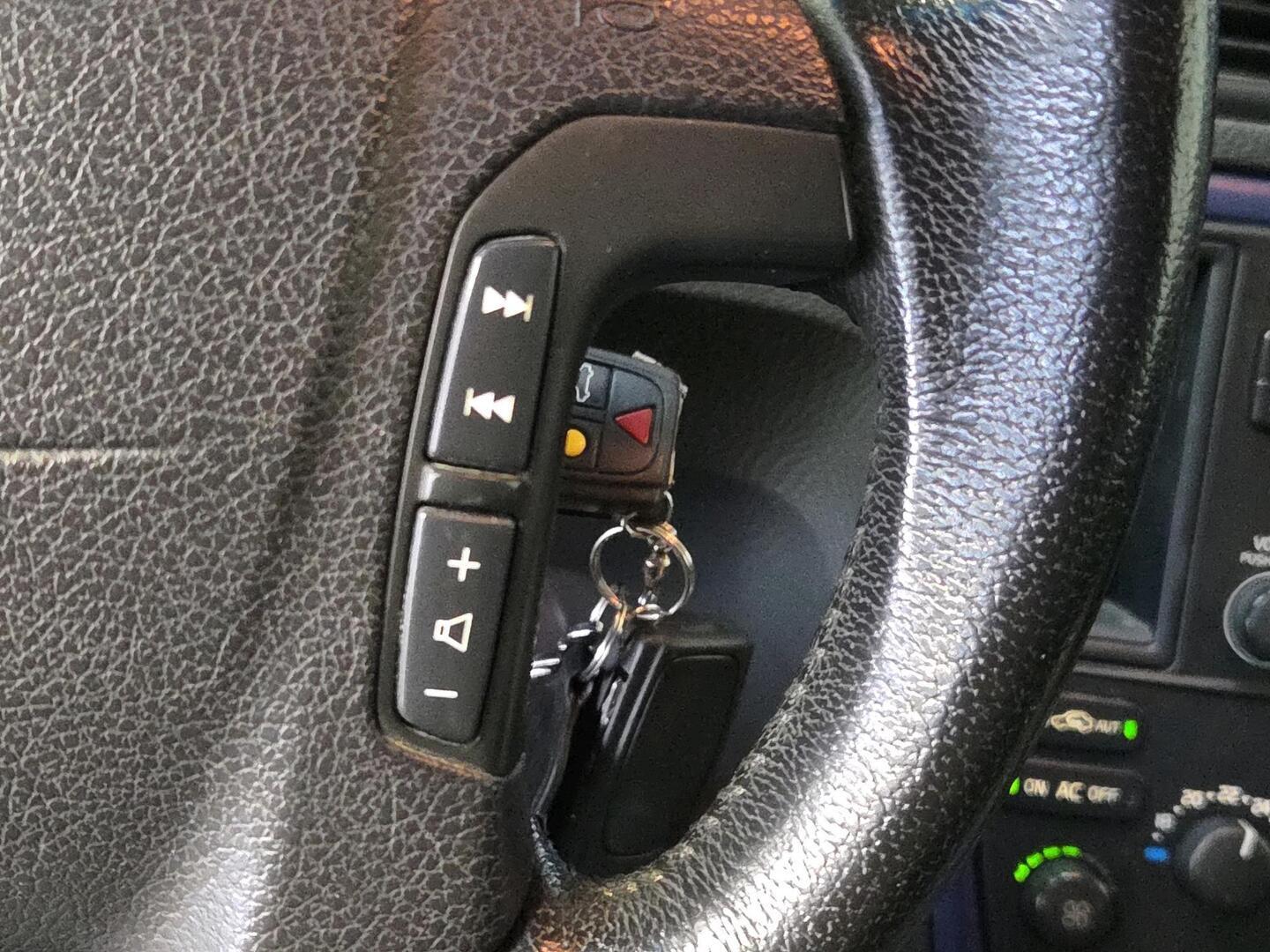 VOLVO V70 2006