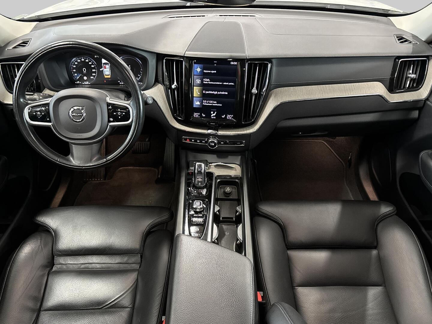 VOLVO XC60 2018