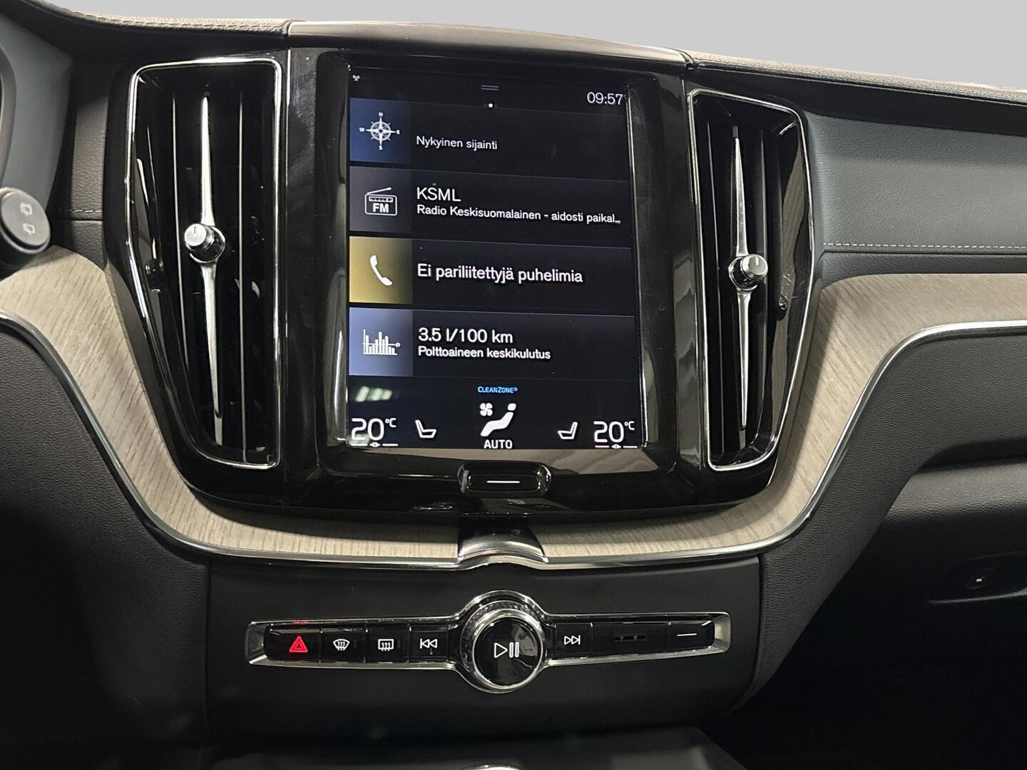 VOLVO XC60 2018