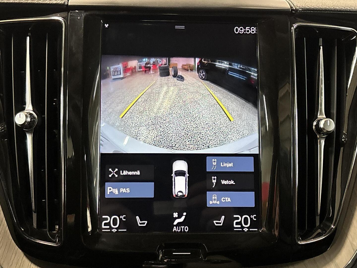 VOLVO XC60 2018
