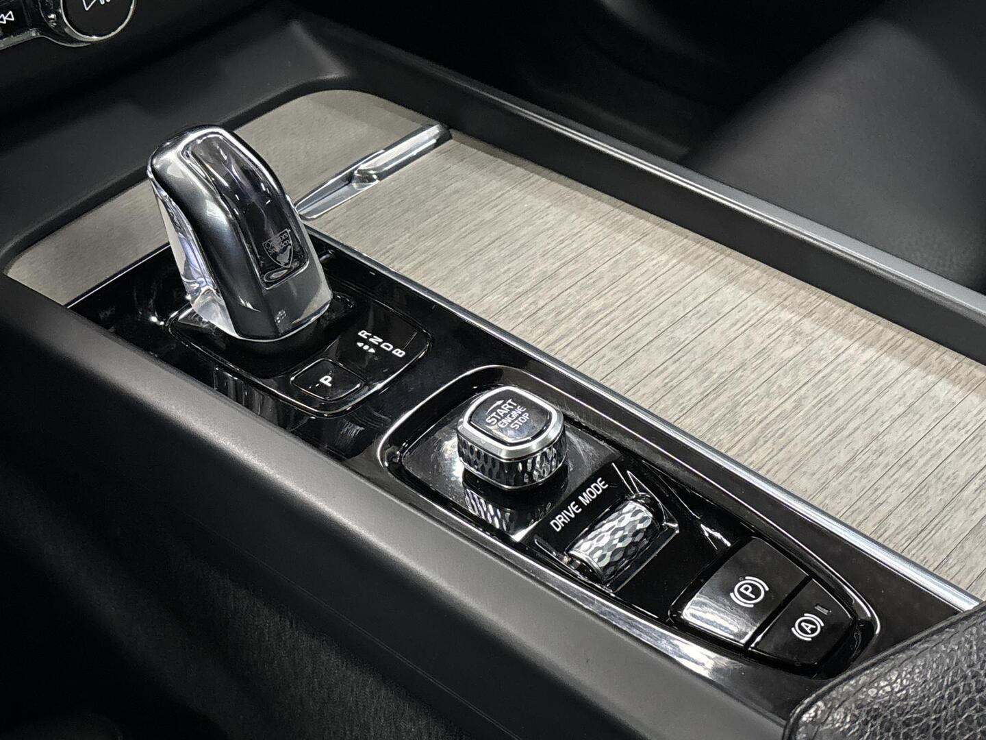 VOLVO XC60 2018