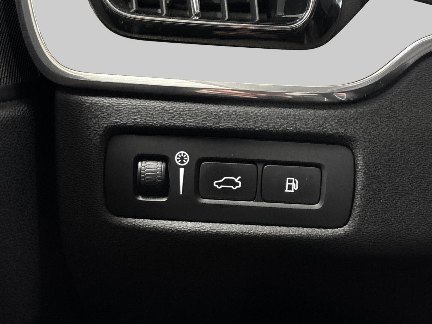 VOLVO XC60 2018