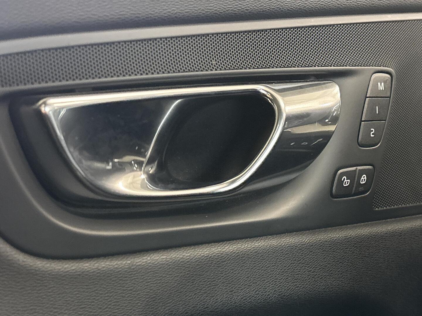 VOLVO XC60 2018
