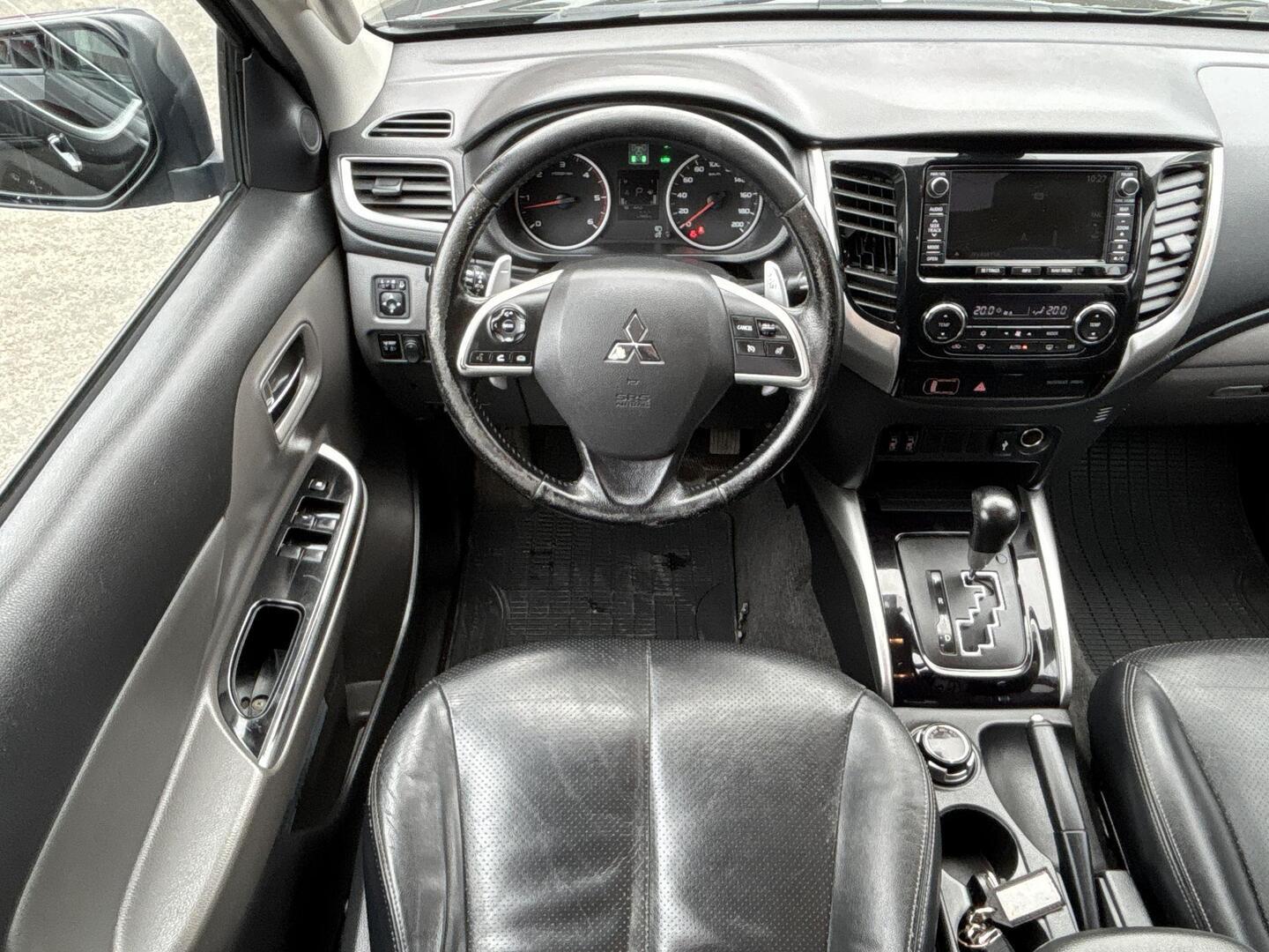 MITSUBISHI L200 2016