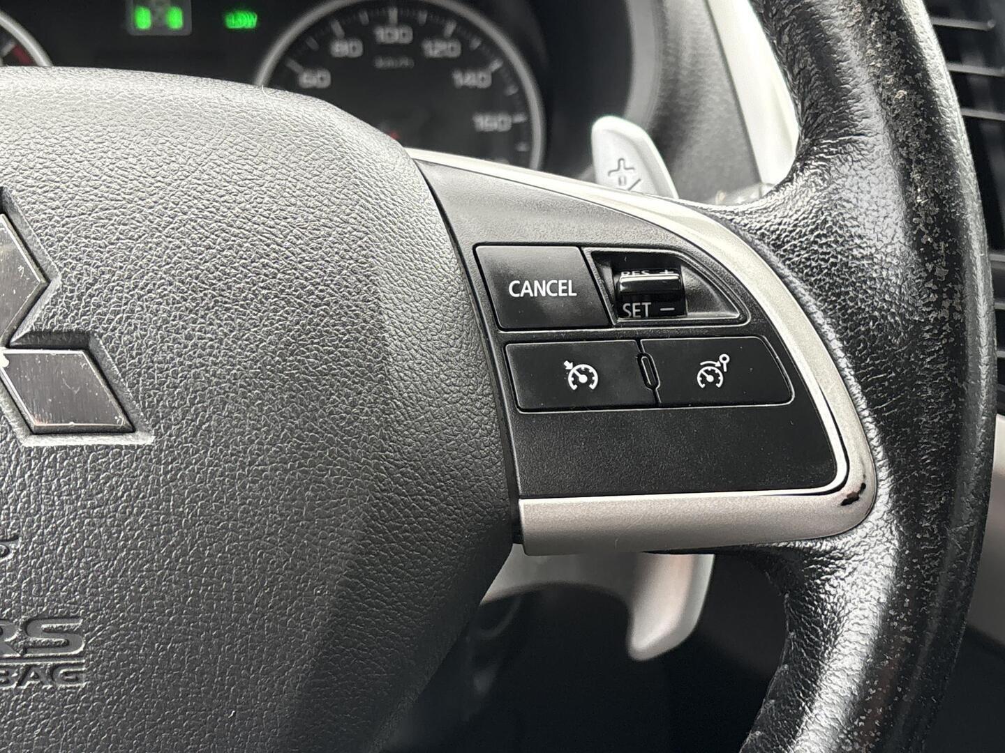 MITSUBISHI L200 2016