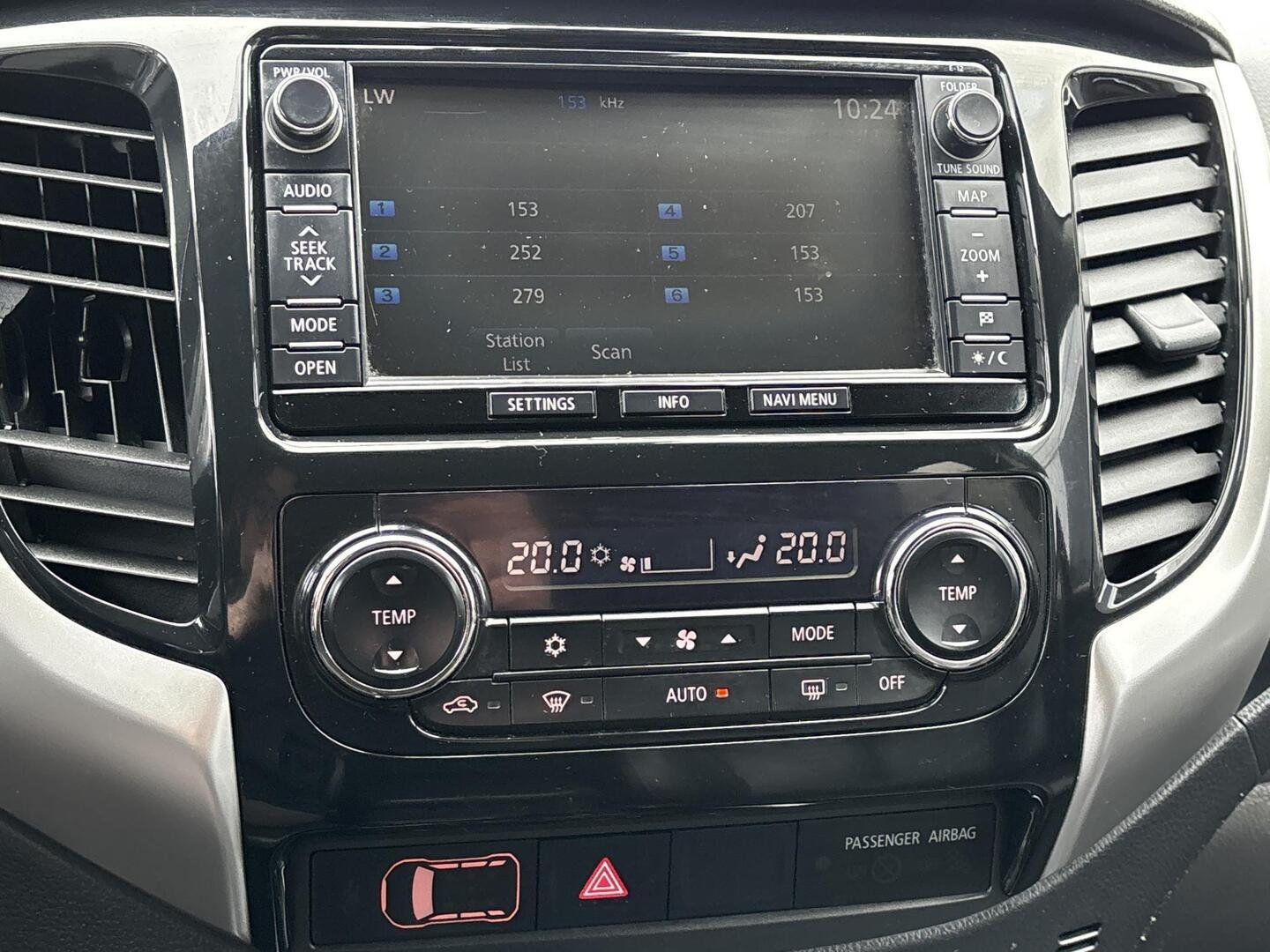 MITSUBISHI L200 2016