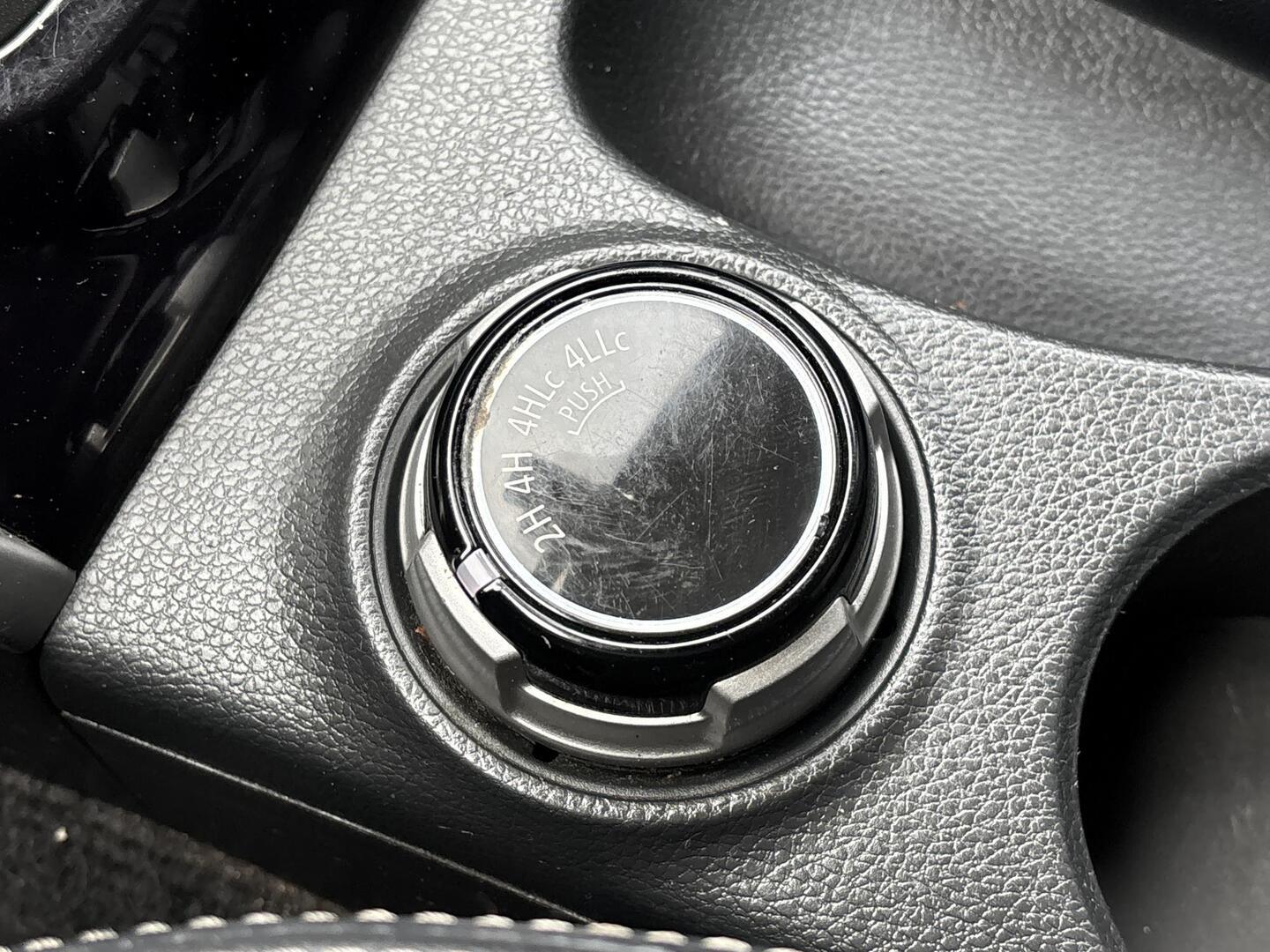 MITSUBISHI L200 2016