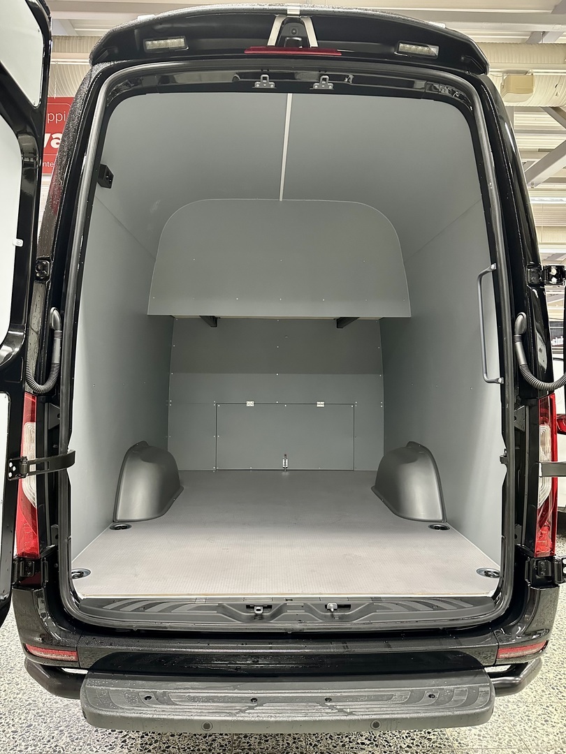 MERCEDES-BENZ SPRINTER 2025