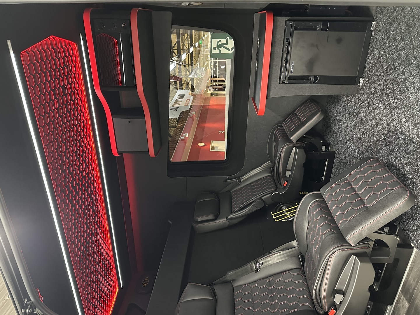 MERCEDES-BENZ SPRINTER 2025