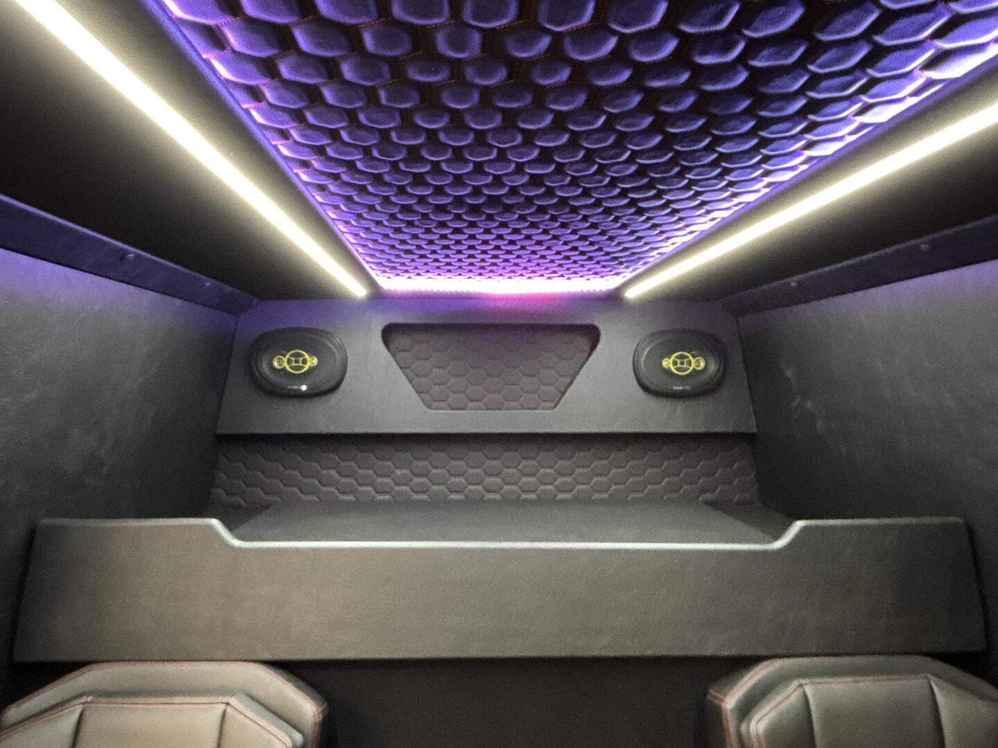 MERCEDES-BENZ SPRINTER 2025