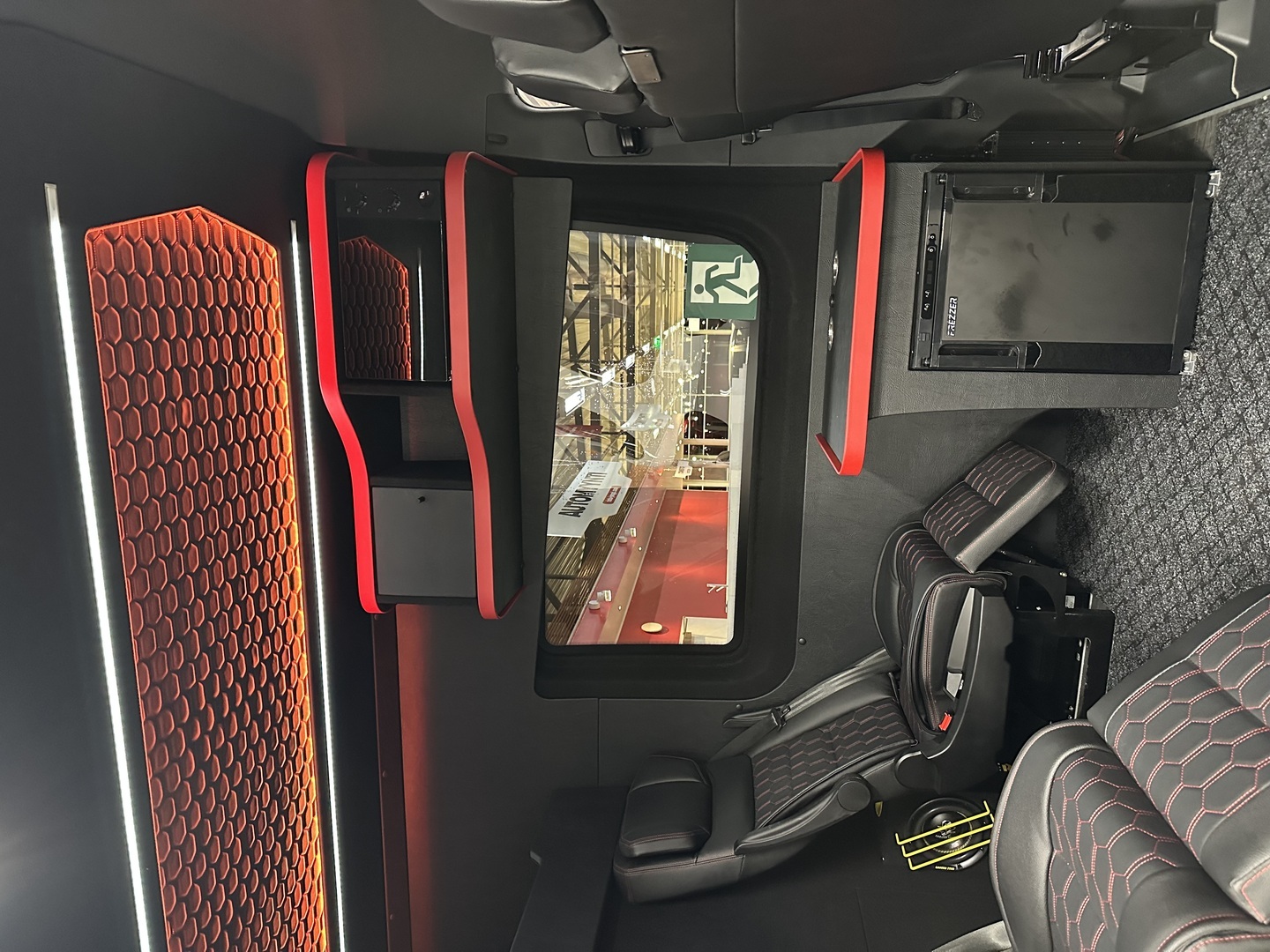 MERCEDES-BENZ SPRINTER 2025