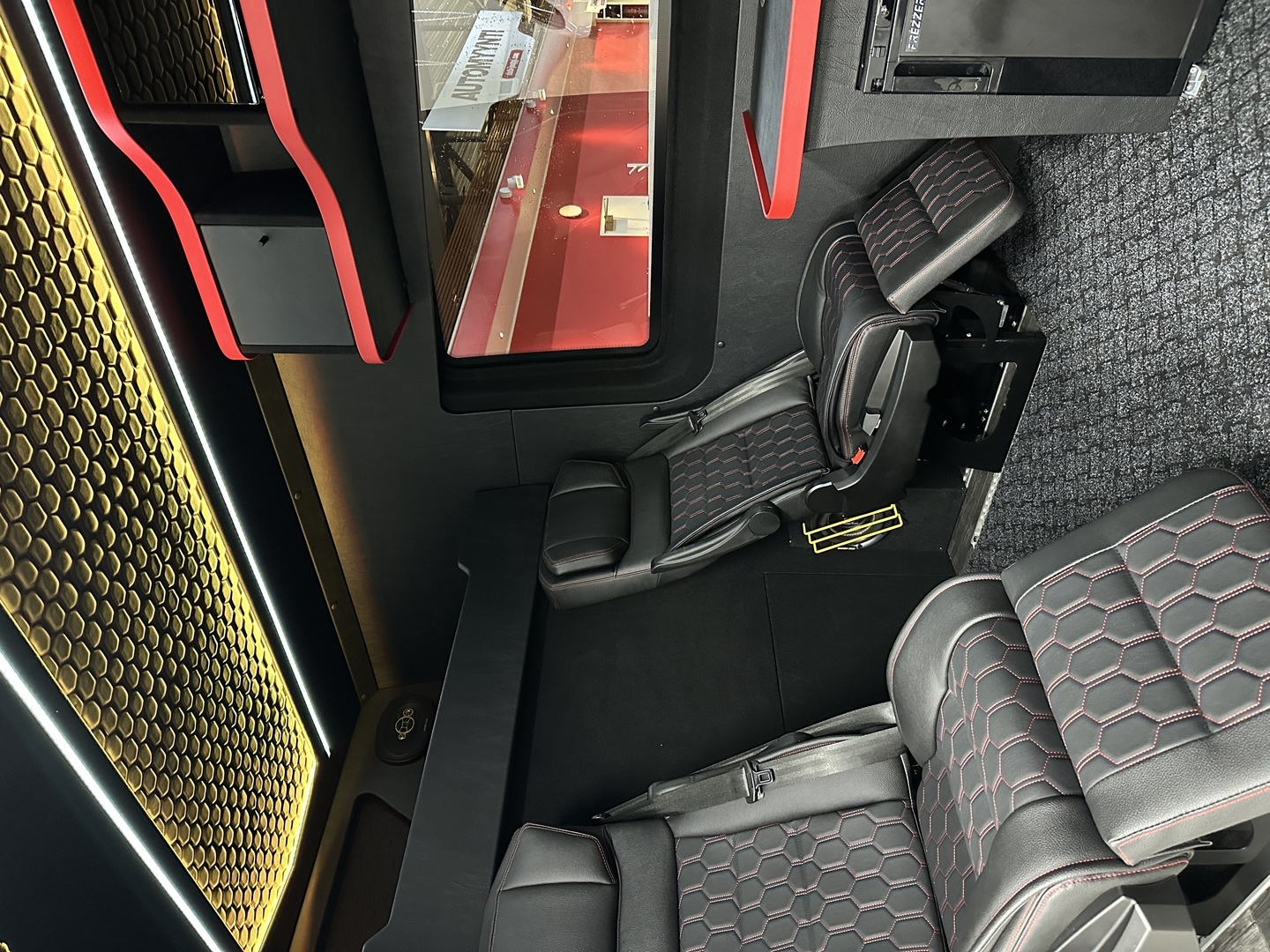 MERCEDES-BENZ SPRINTER 2025