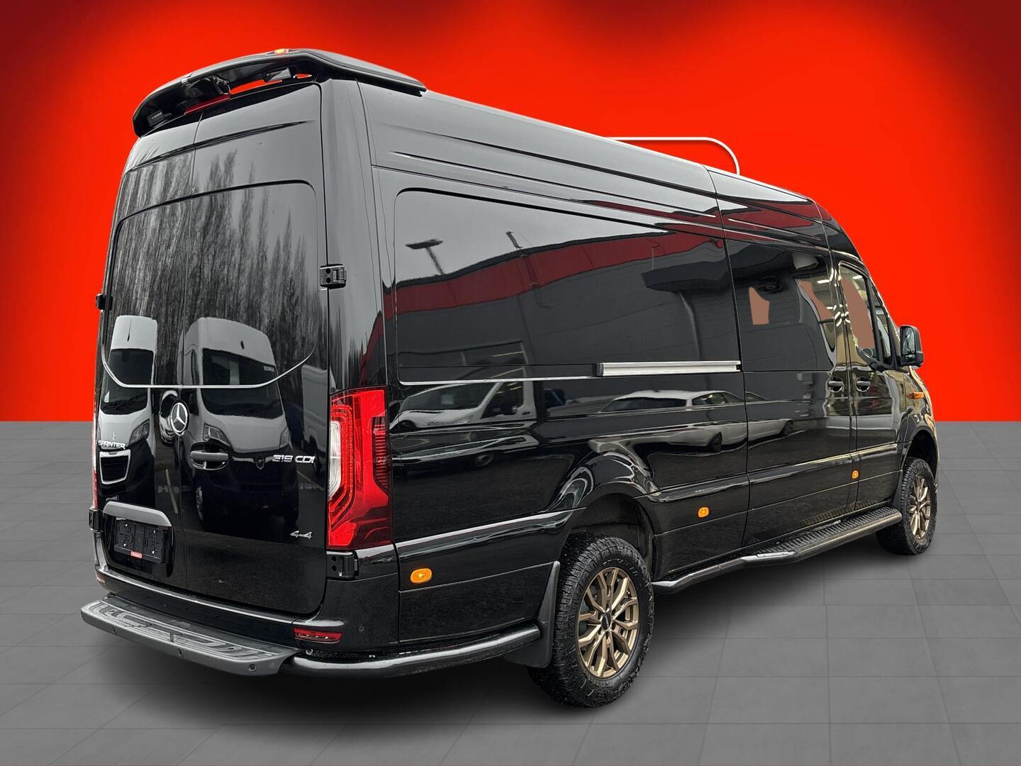 MERCEDES-BENZ SPRINTER 2025