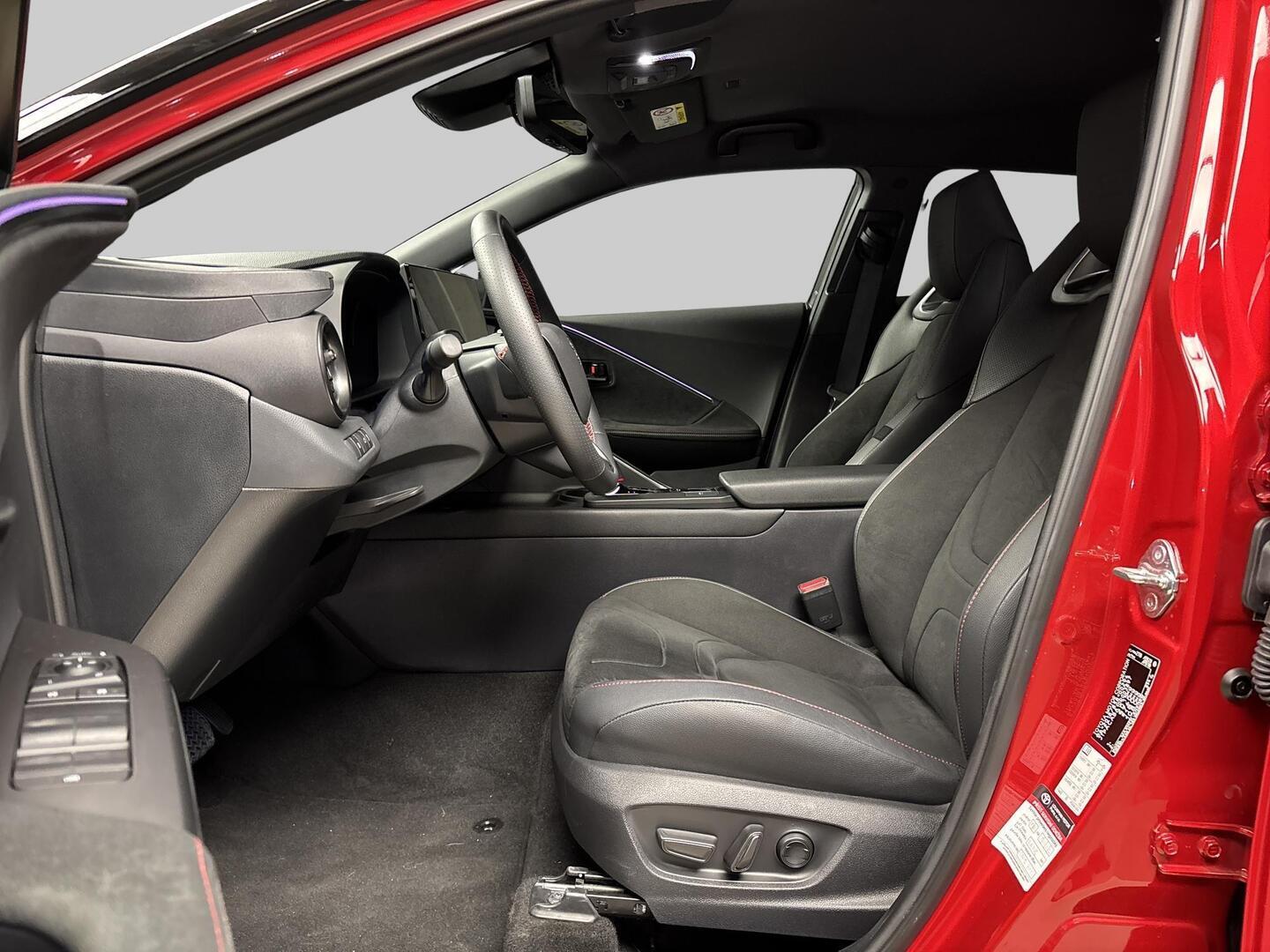 TOYOTA C-HR 2024