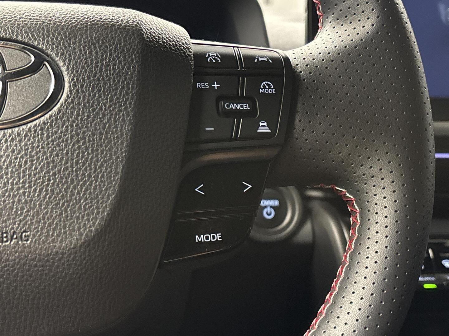 TOYOTA C-HR 2024