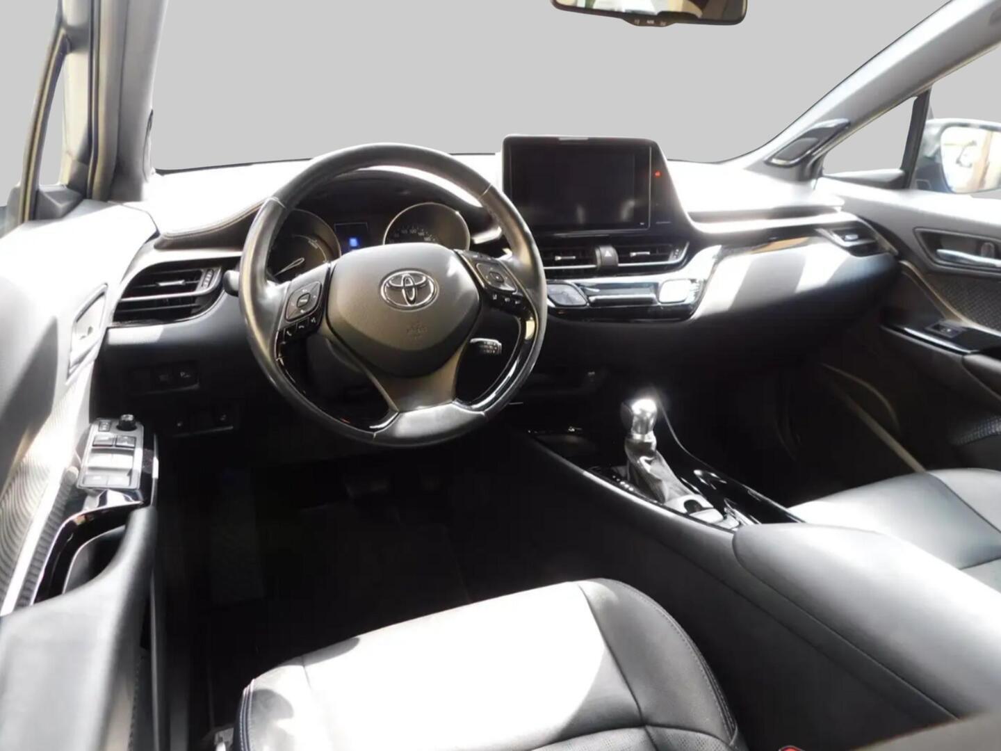 TOYOTA C-HR 2019