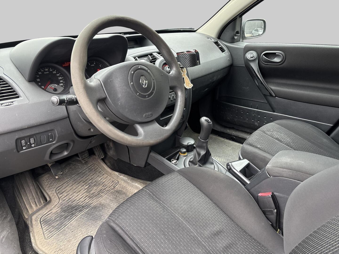 RENAULT Megane 2005