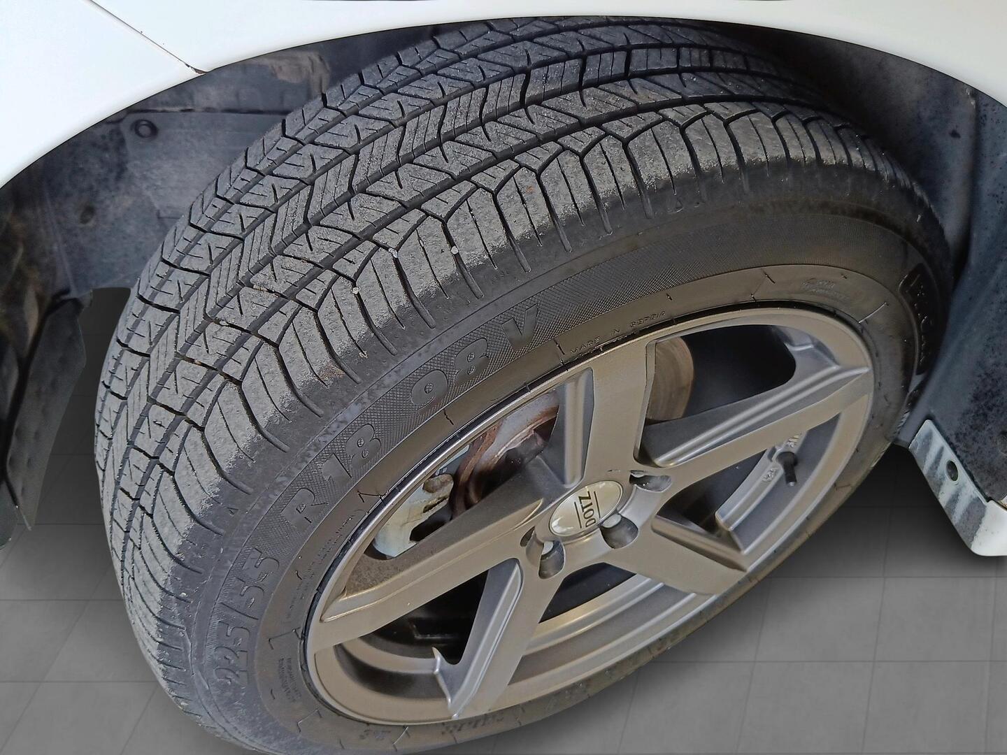 MITSUBISHI Outlander PHEV 2013